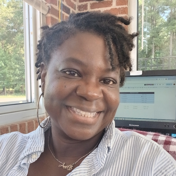 Meet your Posher, Pamelia - Picture 1 of 1